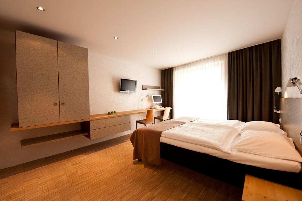 Hotel Alpine Lodge Gstaad Esterno foto