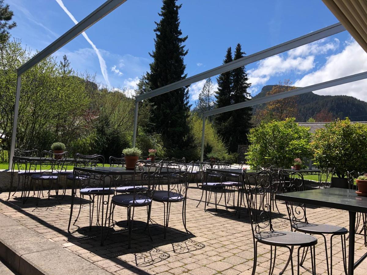 Hotel Alpine Lodge Gstaad Esterno foto